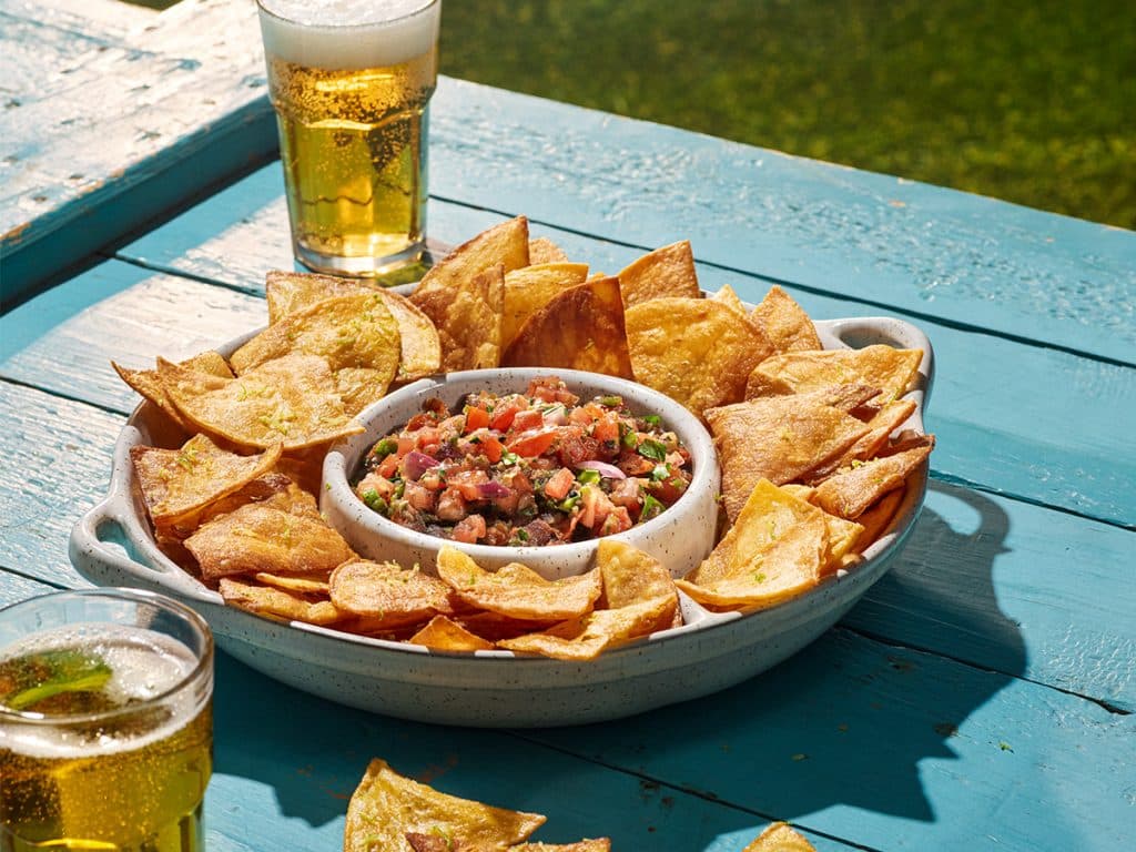 grilled-salsa-with-lime-chips
